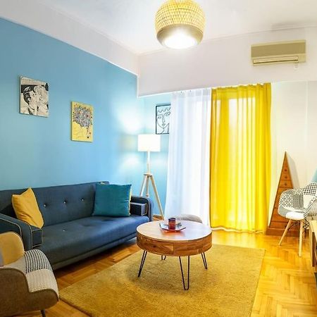 4 Family And Friends - Acropolis View Apartment เอเธนส์ ภายนอก รูปภาพ